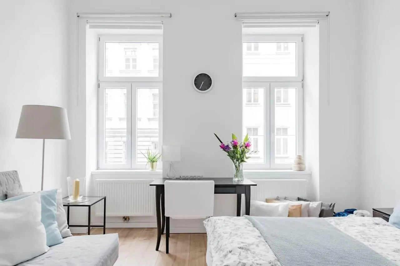⍟Luxurious And Bright⍟ 5 Min Walk To City Center Apartment Vienna