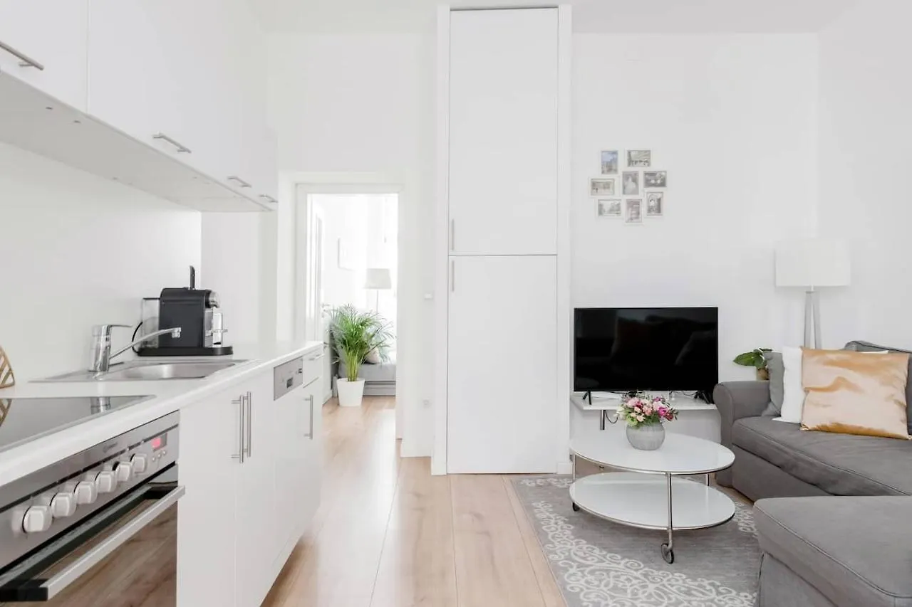 ⍟Luxurious And Bright⍟ 5 Min Walk To City Center Apartamento Viena