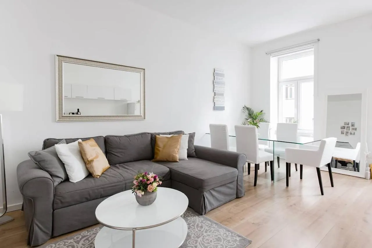 ⍟Luxurious And Bright⍟ 5 Min Walk To City Center Apartment Vienna 0*,  Austria